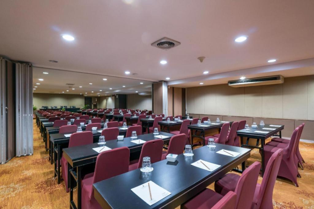 Sofyan Hotel Cut Meutia Jakarta Exterior foto